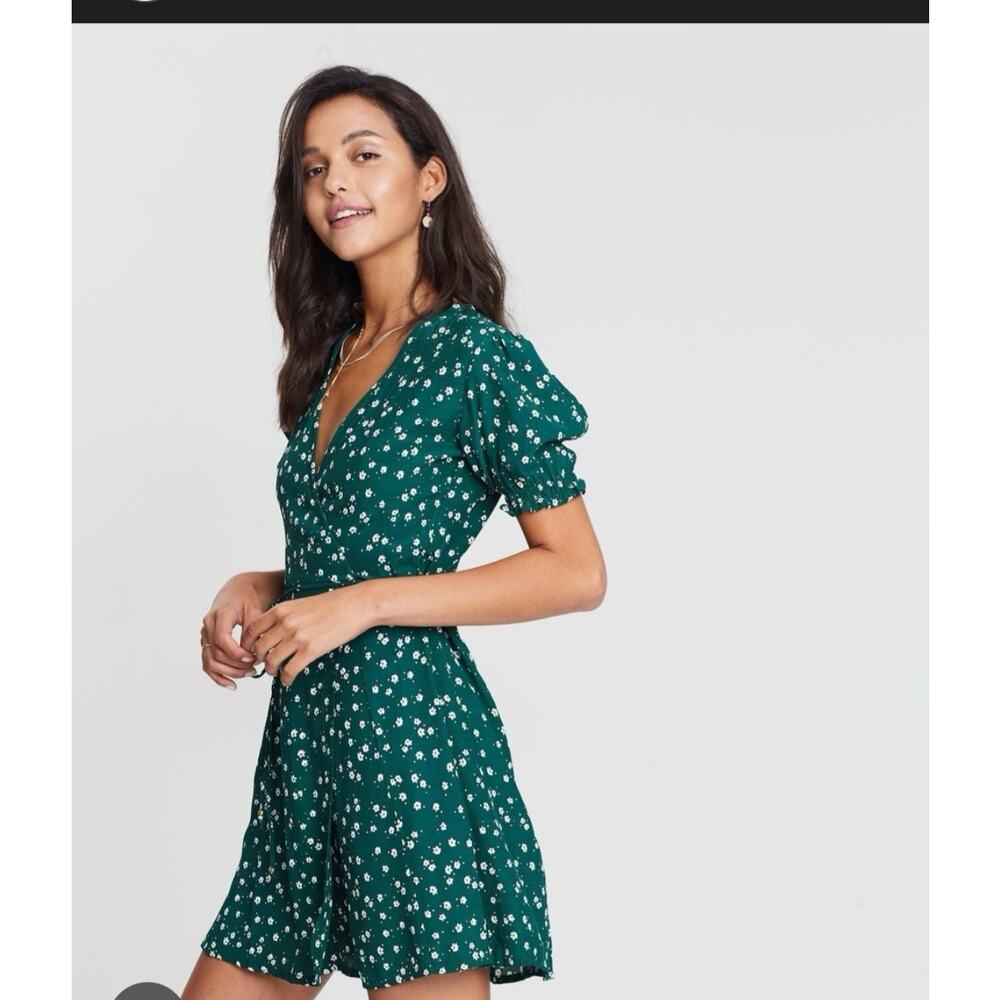 Faithfull The Brand Green Mira Floral Wrap Short Sleeve‎ Dress Size: 6